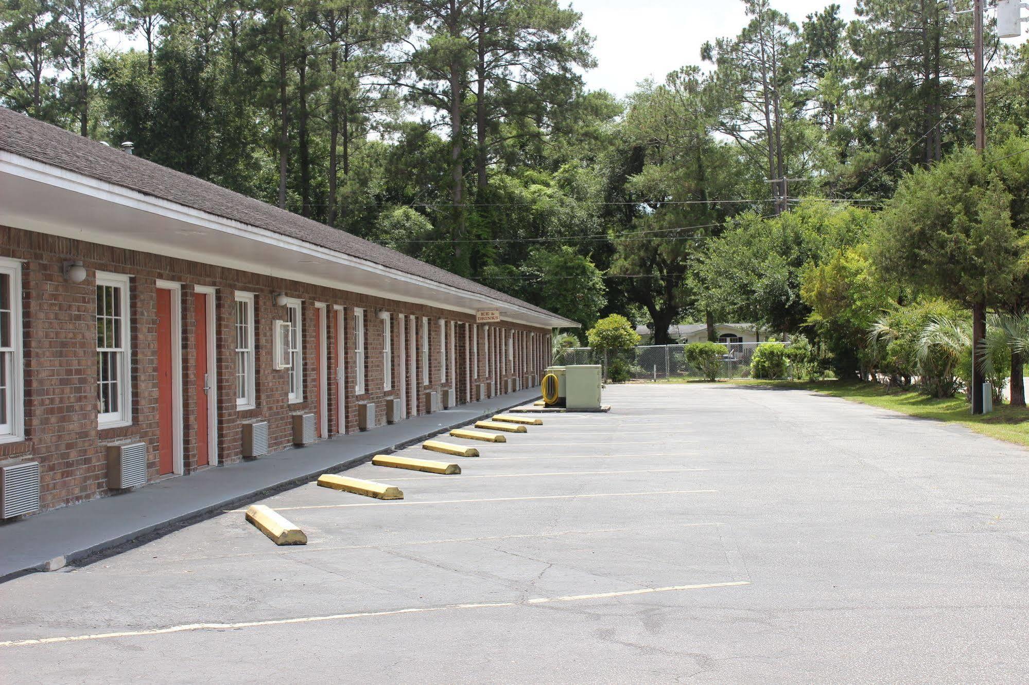 Carolina Lodge Walterboro Exterior photo